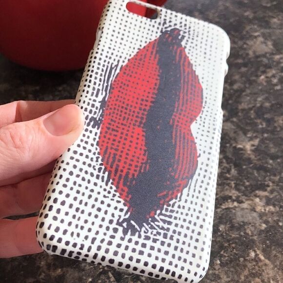 3/30$ Red lips IPhone 6 / 6S, 7, 8 and SE (2020) case - Picture 2 of 4